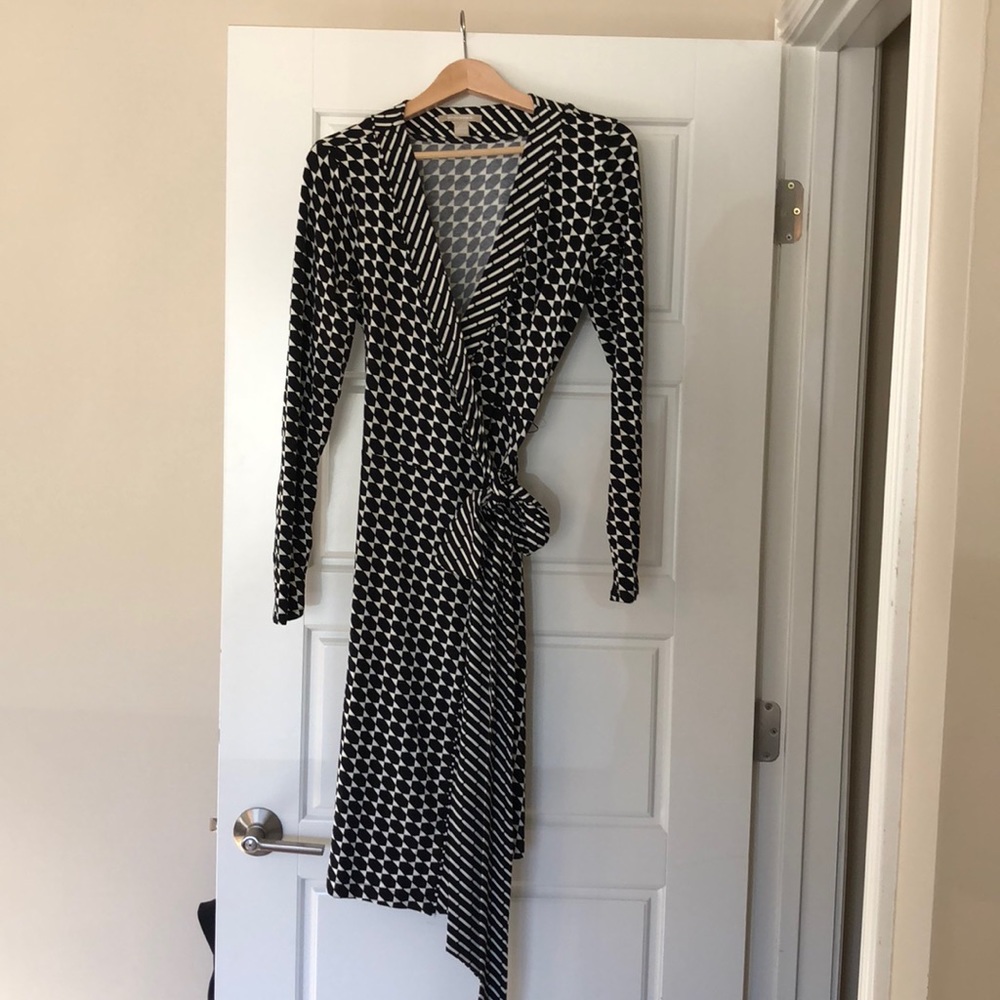 Black & Cream Medium Banana Republic Dress Mint